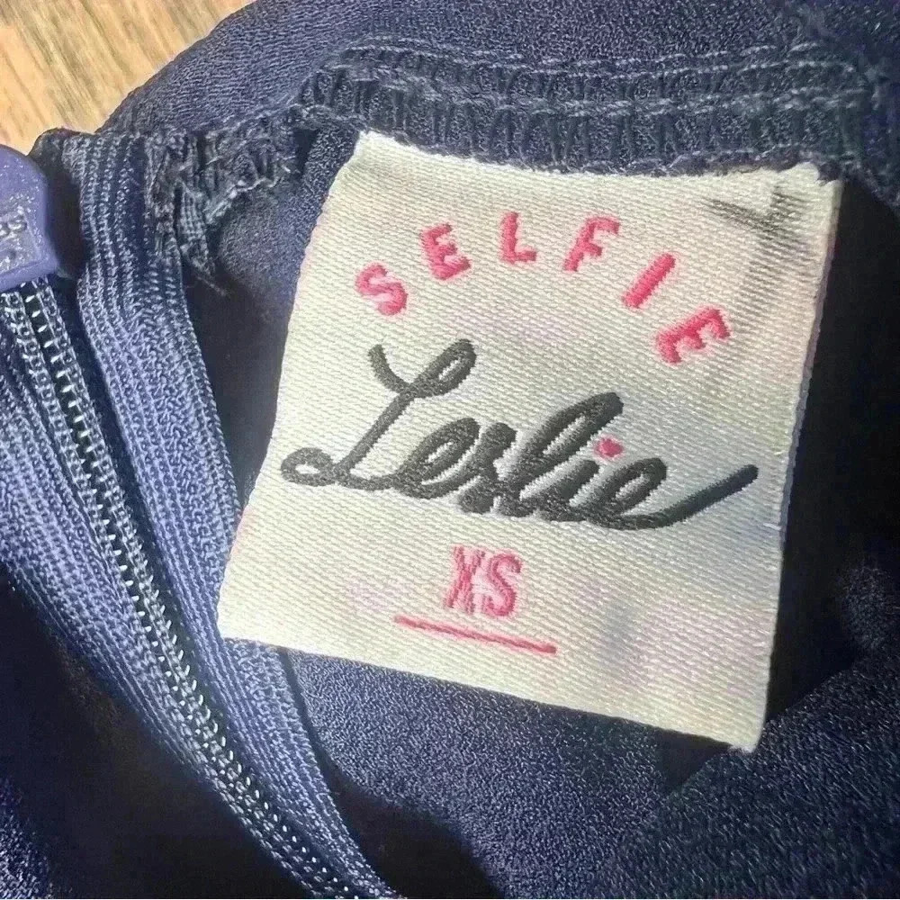 Selfie Leslie Women’s Kallie Navy Striped Jumpsuit Size X-Small - Picture 11 of 13